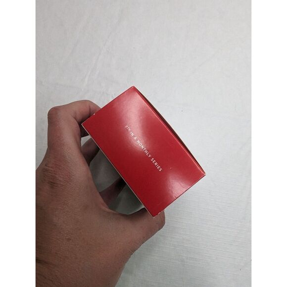 Hallmark Keepsake Christmas Tree Ornament Peanuts Linus's Big Heart Valentines - Picture 2 of 3